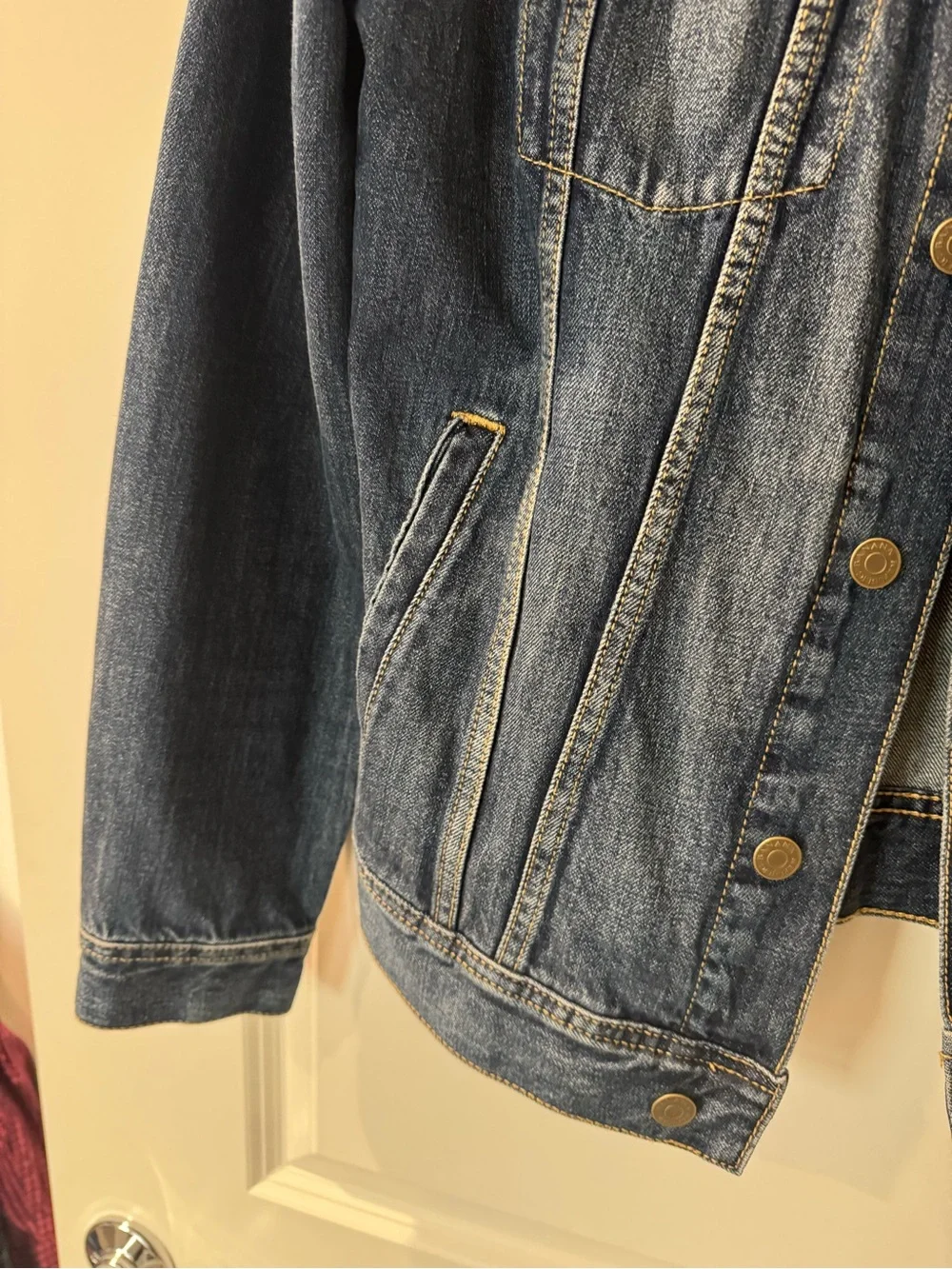 Banana Republic Medium Wash Classic Denim Jacket Men's Size M